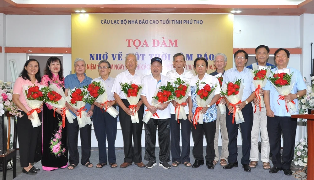 CLB Nhà báo cao tuổi tỉnh Phú Thọ tổ chức Toạ đàm Nhớ về một thời làm báo