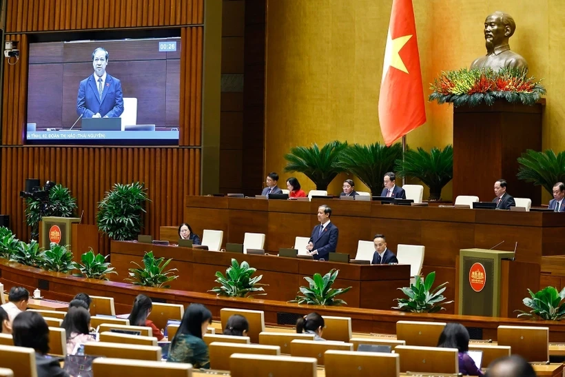 Quốc hội tiếp tục chất vấn nhóm vấn đề thuộc lĩnh vực giáo dục và đào tạo