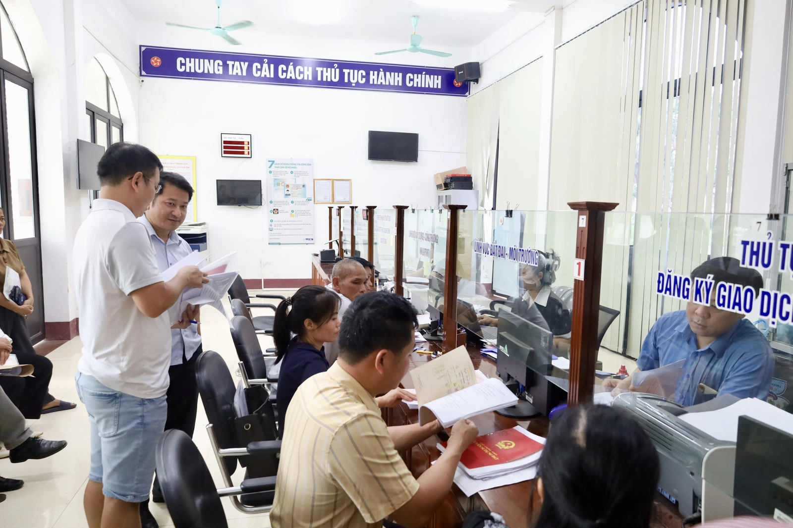 Nỗ lực chuẩn bị các điều kiện để vận hành mô hình chính quyền địa phương hai cấp