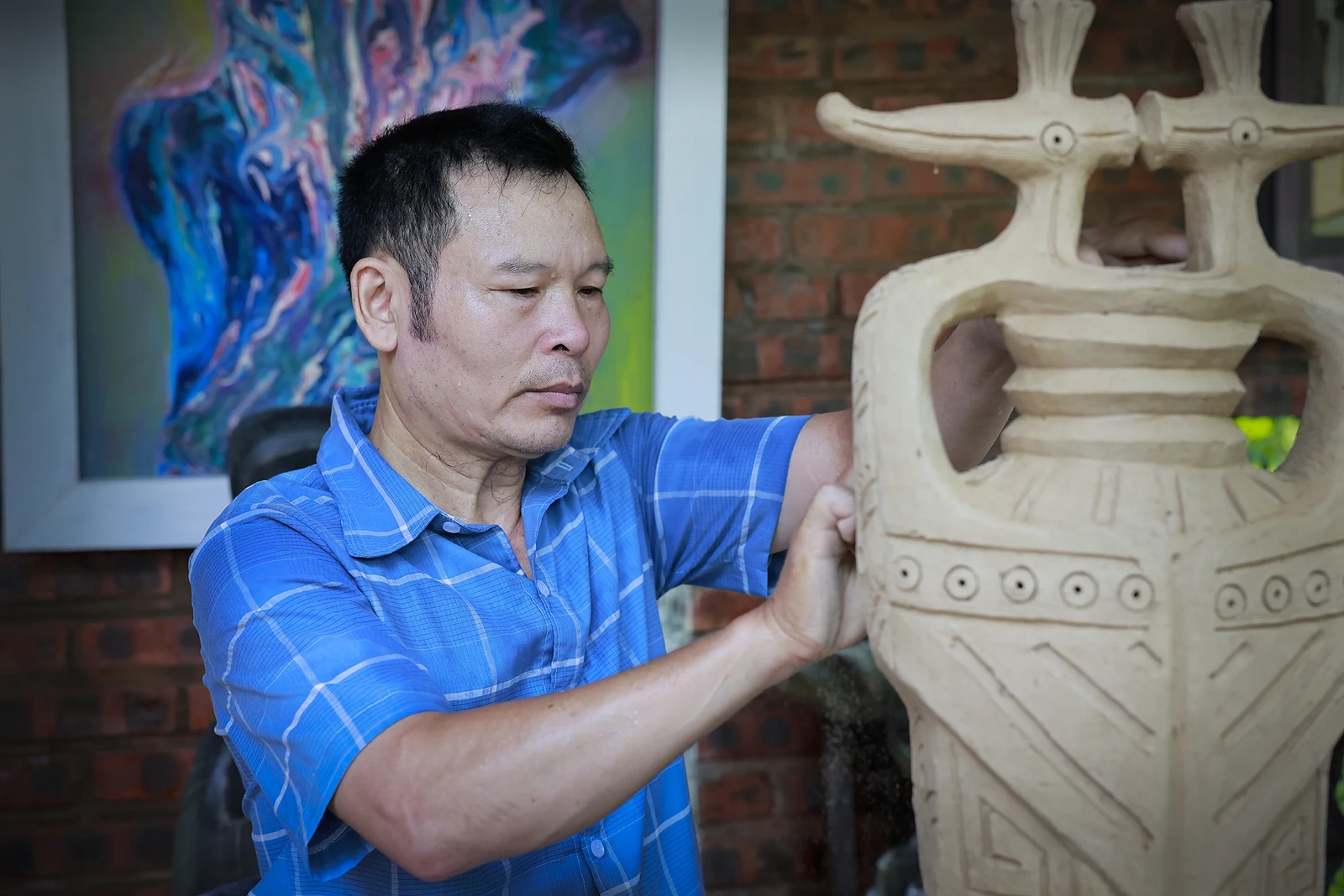 Từ đôi bàn tay tài hoa