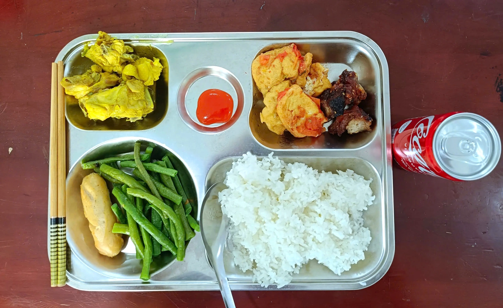 Những hình ảnh đẹp trong ngày thi đầu tiên Kỳ thi tốt nghiệp THPT năm 2025