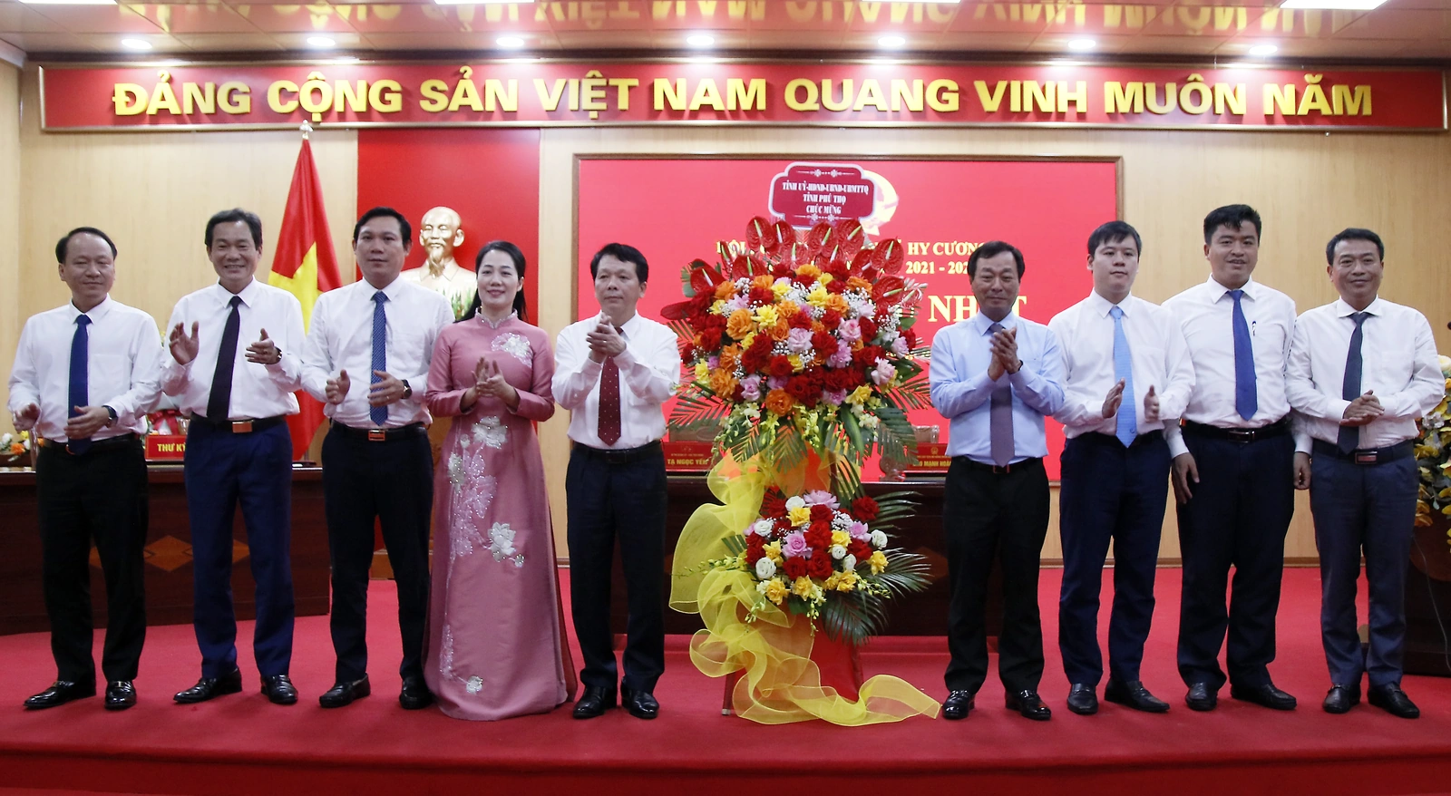 Chủ tịch HĐND tỉnh Bùi Văn Quang dự chỉ đạo Kỳ họp thứ Nhất HĐND xã Hy Cương