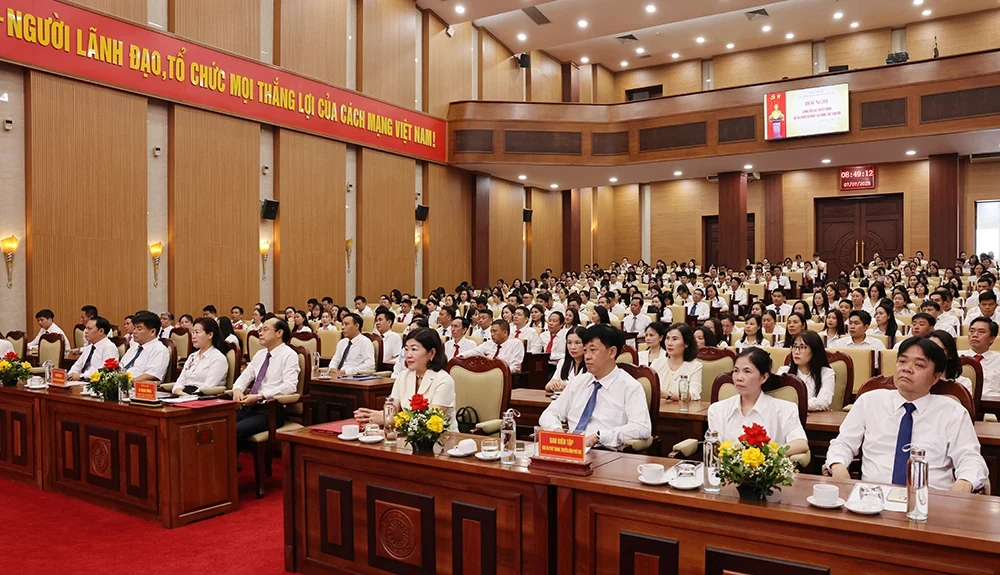 Công bố quyết định về tổ chức bộ máy và công tác cán bộ của Báo và phát thanh, truyền hình Phú Thọ