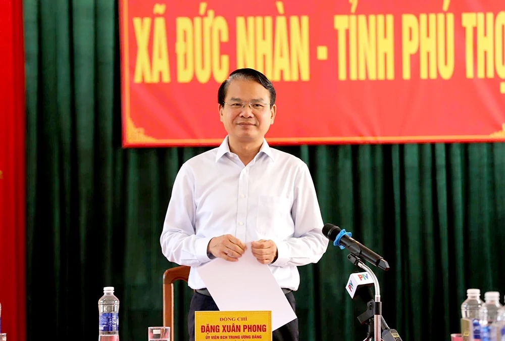 Bí thư Tỉnh ủy Đặng Xuân Phong làm việc với Đảng ủy xã Đức Nhàn