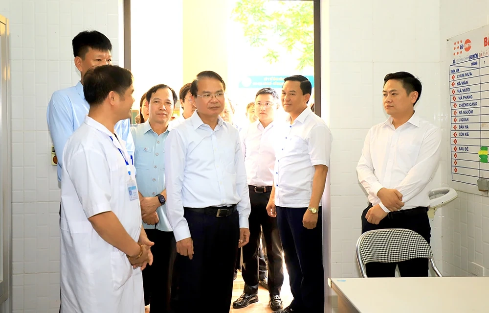 Bí thư Tỉnh ủy Đặng Xuân Phong làm việc với Đảng ủy xã Đức Nhàn