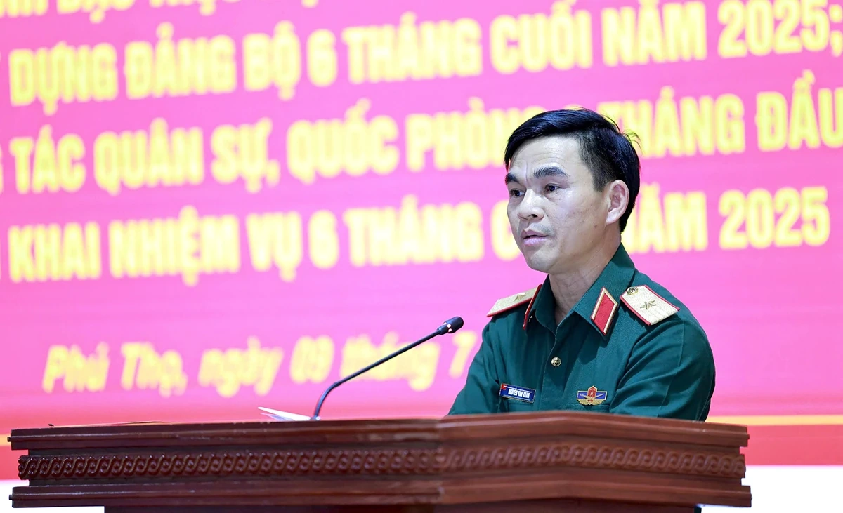 Ra Nghị quyết thực hiện nhiệm vụ quân sự, quốc phòng