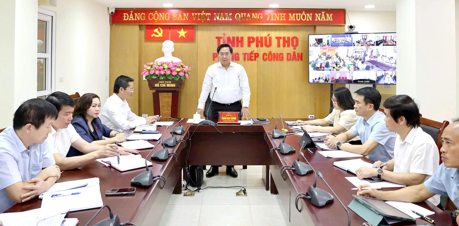 Chủ tịch UBND tỉnh Trần Duy Đông tiếp công dân định kỳ tháng 7