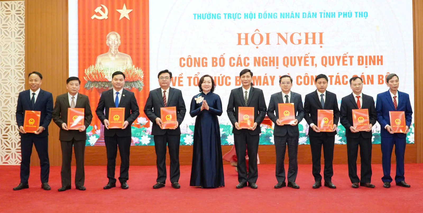 HĐND tỉnh công bố các Nghị quyết, Quyết định về tổ chức bộ máy và công tác cán bộ