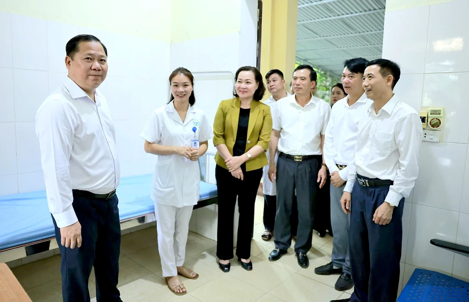 Phó Bí thư Thường trực Tỉnh ủy Nguyễn Phi Long thăm và làm việc tại xã Thu Cúc