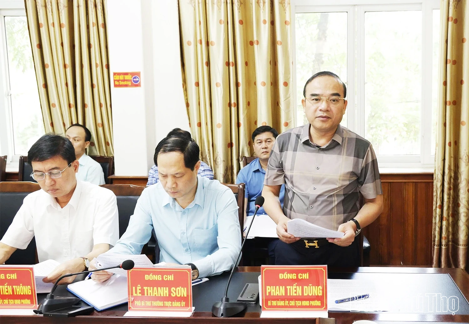 Phó Chủ tịch UBND tỉnh Vũ Việt Văn làm việc tại phường Phúc Yên