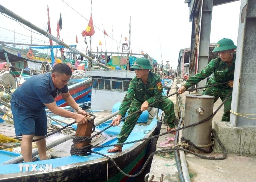 Thủ tướng yêu cầu khẩn trương triển khai ứng phó khẩn cấp với bão số 3