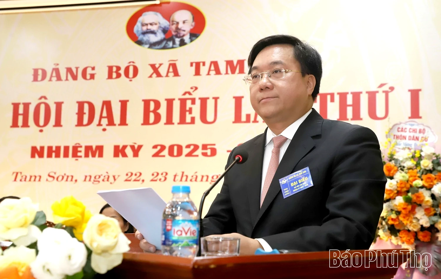 Chủ tịch UBND tỉnh Trần Duy Đông dự, chỉ đạo Đại hội Đảng bộ xã Tam Sơn lần thứ I