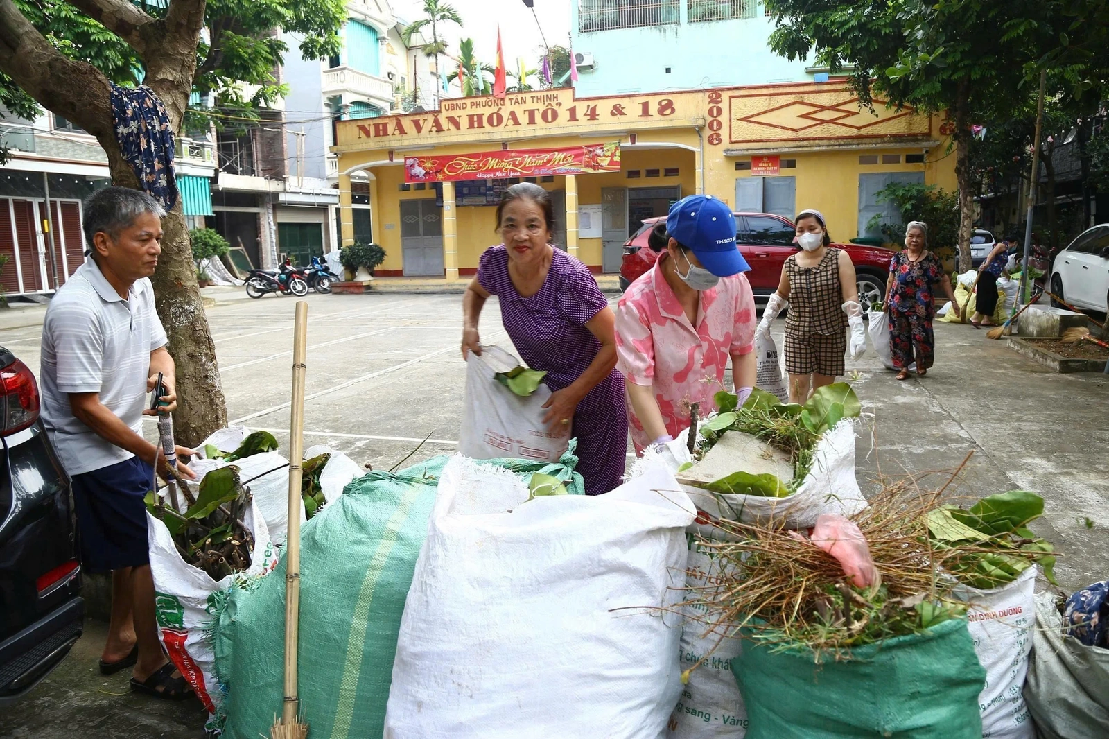 Cán bộ, đảng viên nêu gương trong xây dựng đô thị văn minh