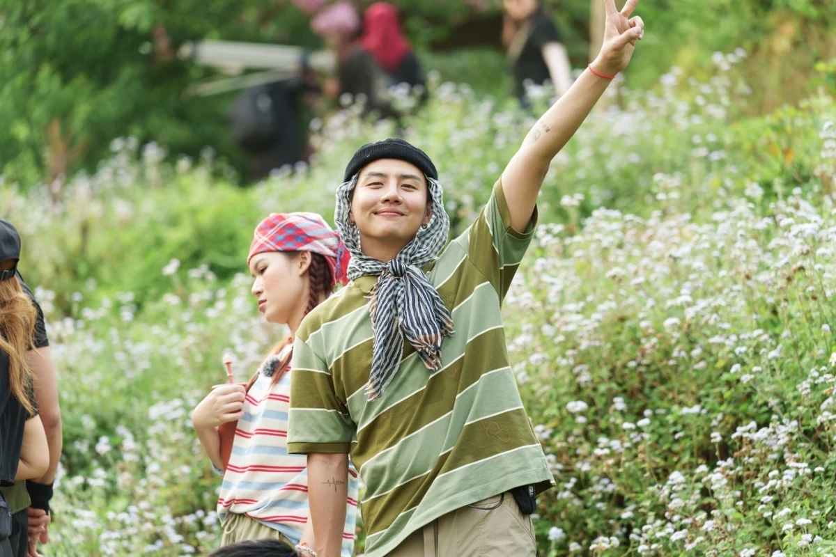 Jun Phạm và dàn cast “chữa lành” của “Gia đình Haha”