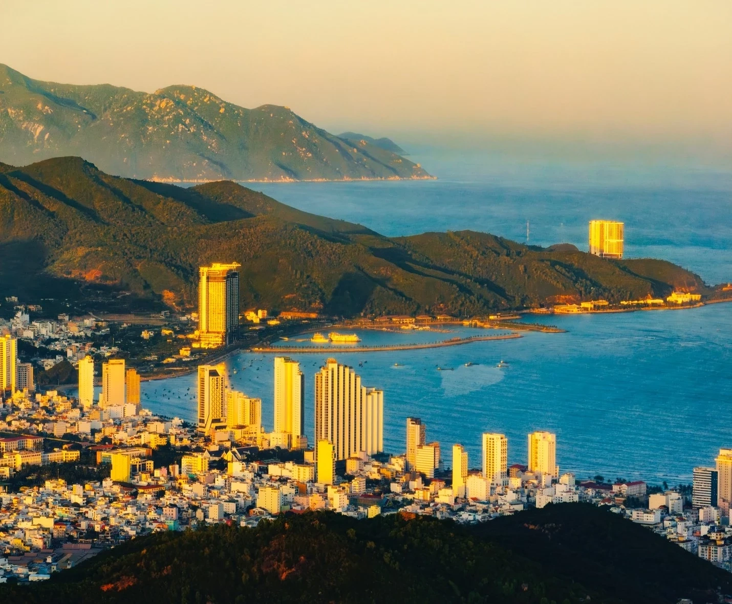 Nha Trang chuyển mình từ thiên đường du lịch đến đô thị vịnh đáng sống