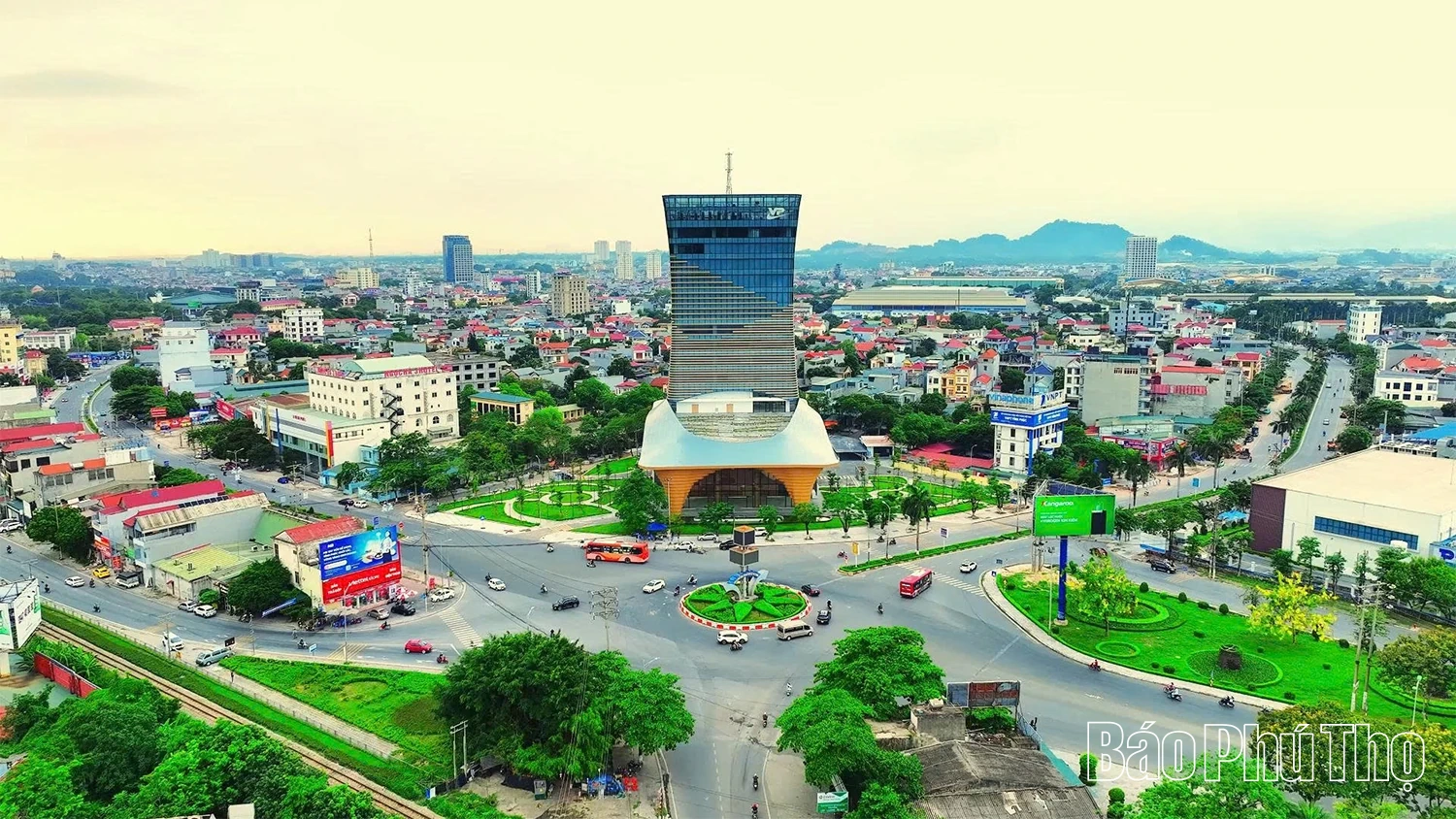 Xây dựng phường Vĩnh Phúc văn minh, hiện đại, vì nhân dân phục vụ