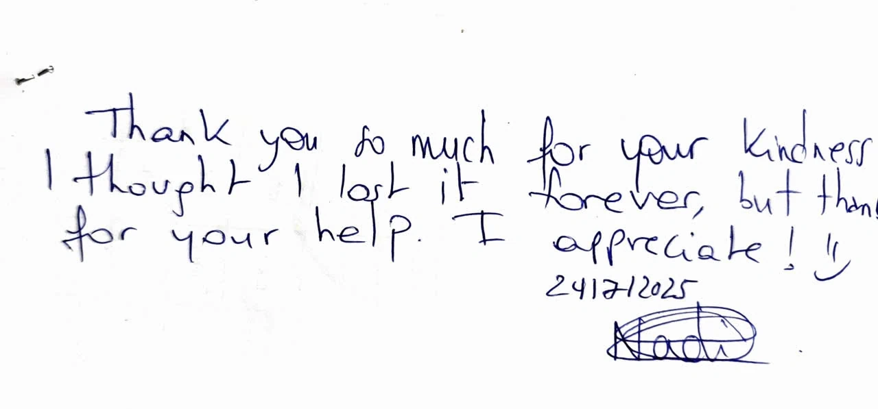 Công an xã Mai Châu giúp 2 du khách nước ngoài tìm lại tài sản bị mất