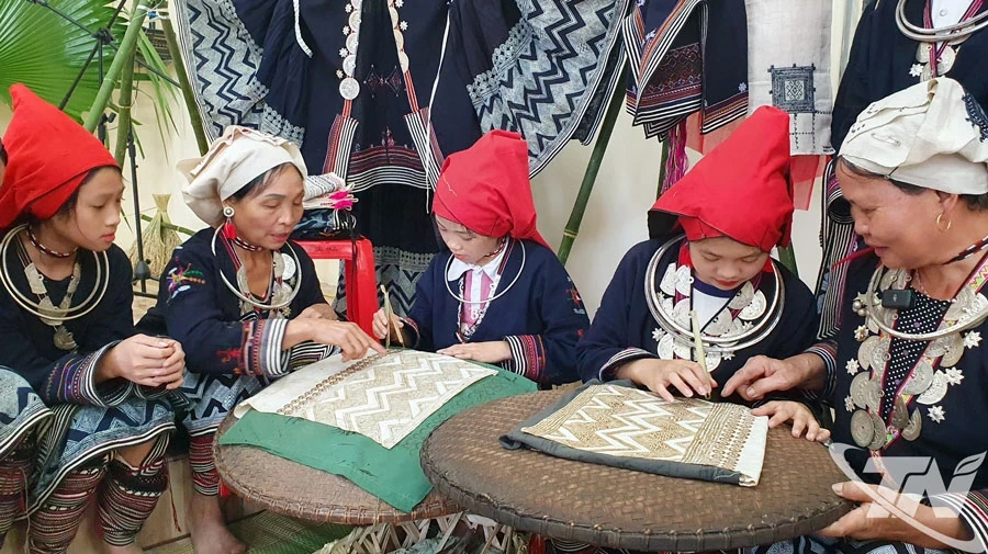 Sáng tạo gìn giữ di sản văn hóa