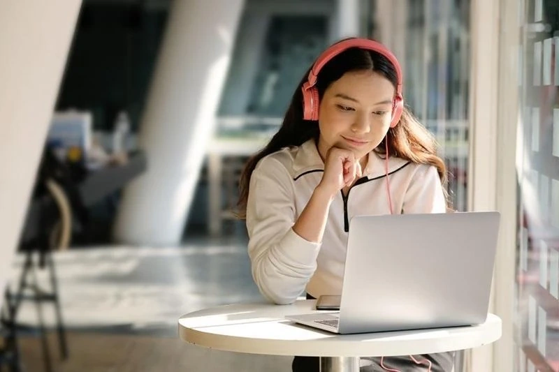 Gen Z Chọn DOL Academy Luyện IELTS Listening Test - Chuẩn Cambridge, Học Chủ Động