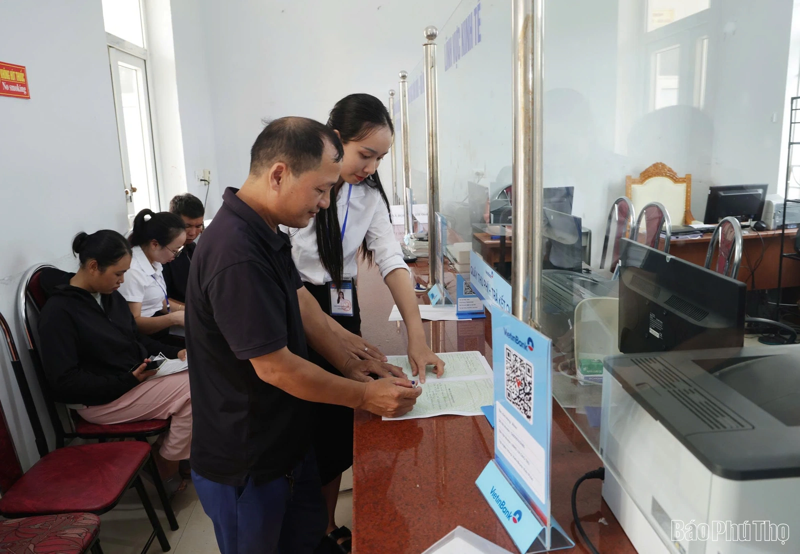 Cán bộ xã miền núi Đạo Trù nỗ lực xây dựng chính quyền phục vụ