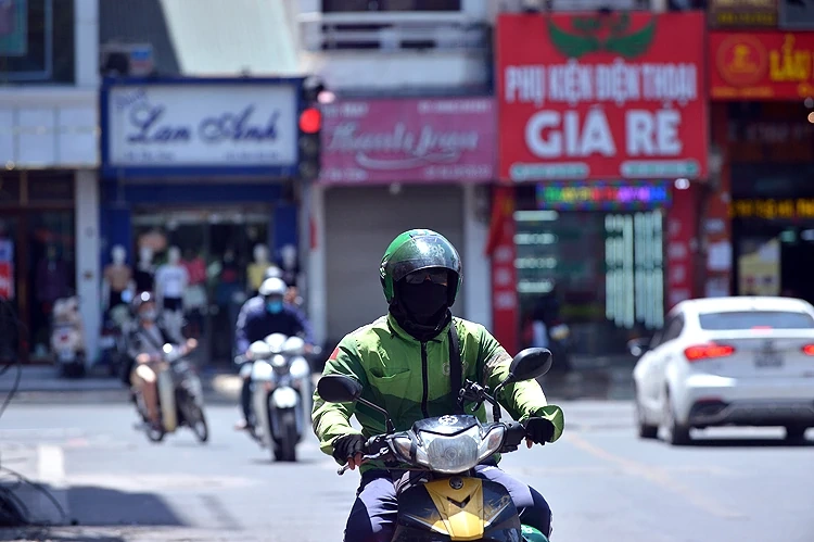 Thời tiết ngày 5/8: Nắng nóng tiếp diễn ở miền Trung, Bắc Bộ sắp có mưa lớn