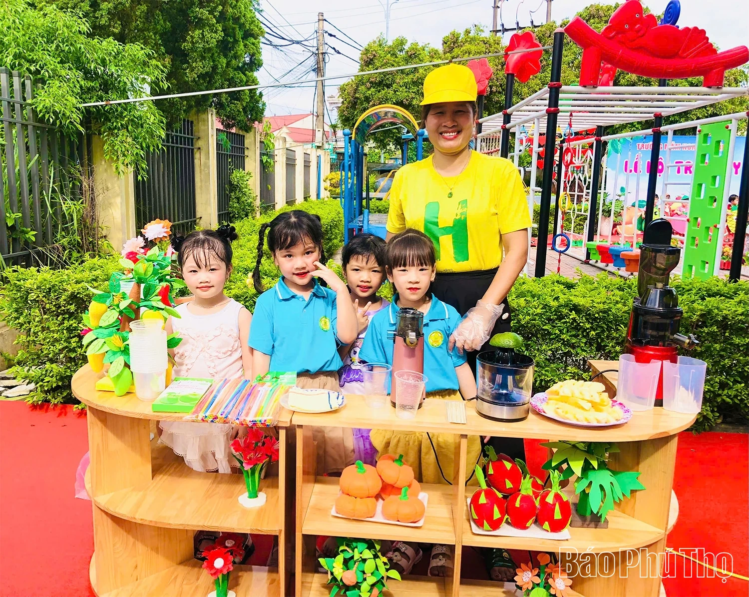 Ngày hè với các bé mầm non