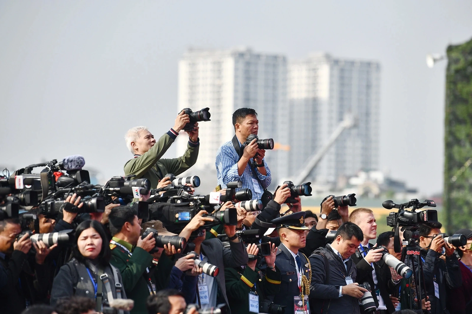 Nhiều trang mạng xã hội thu lợi nhuận từ đánh cắp thông tin báo chí