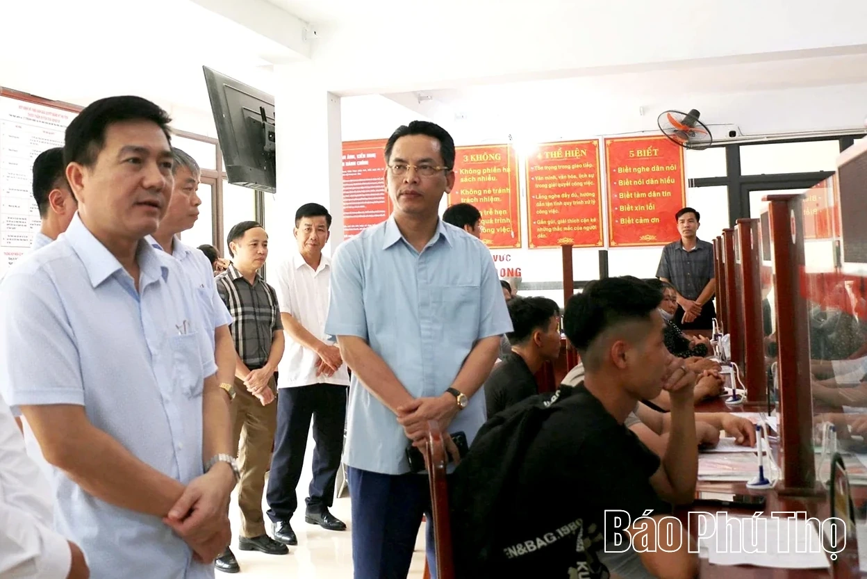 Phó Chủ tịch UBND tỉnh Vũ Việt Văn kiểm tra các đơn vị, cơ sở sản xuất vật liệu xây dựng và dự án nhà ở