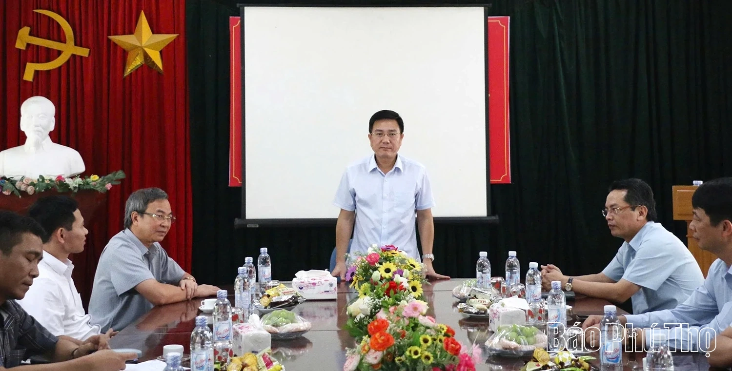 Phó Chủ tịch UBND tỉnh Vũ Việt Văn kiểm tra các đơn vị, cơ sở sản xuất vật liệu xây dựng và dự án nhà ở