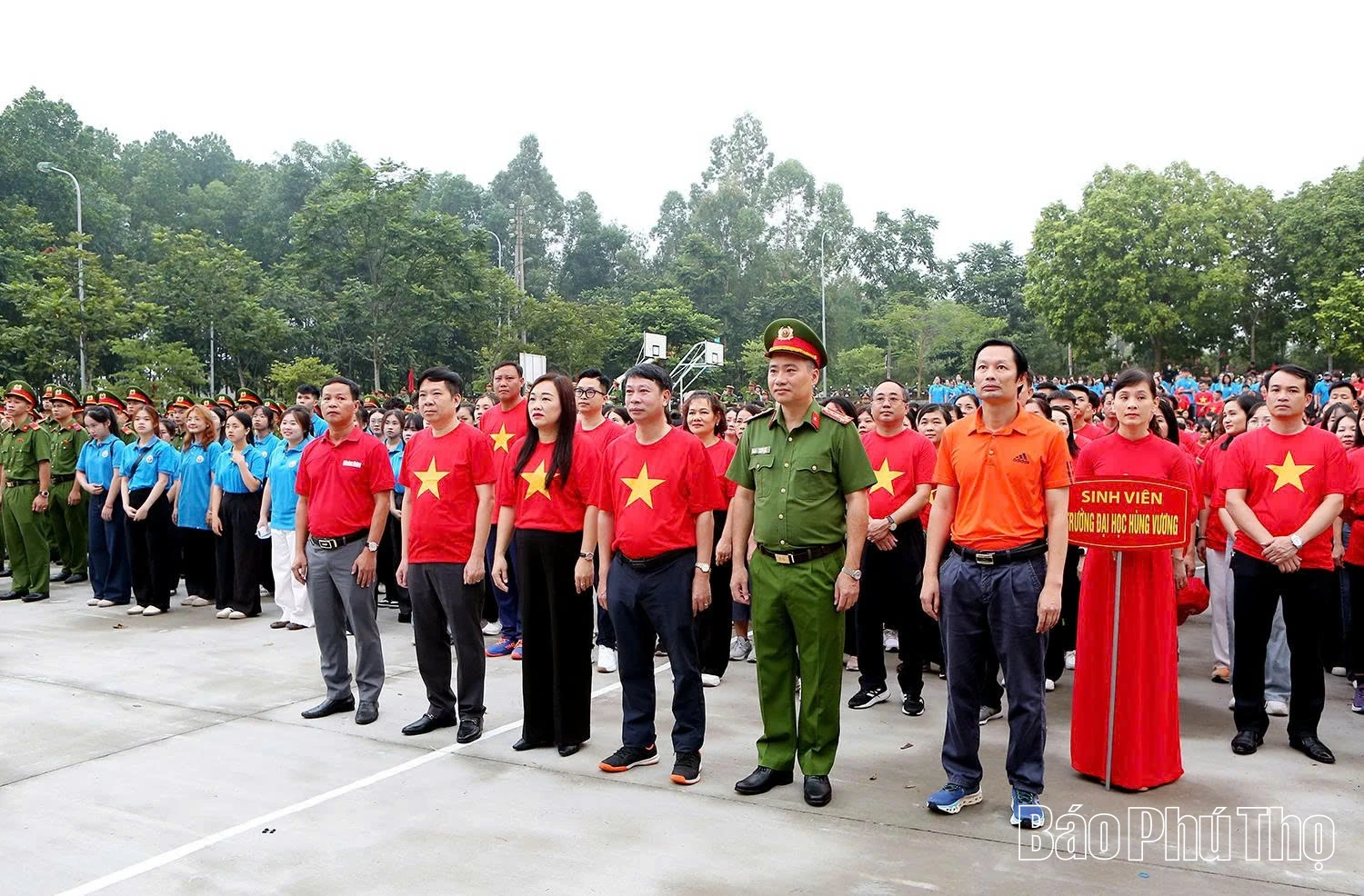 Người dân Phú Thọ hưởng ứng sự kiện “Cùng Việt Nam tiến bước”