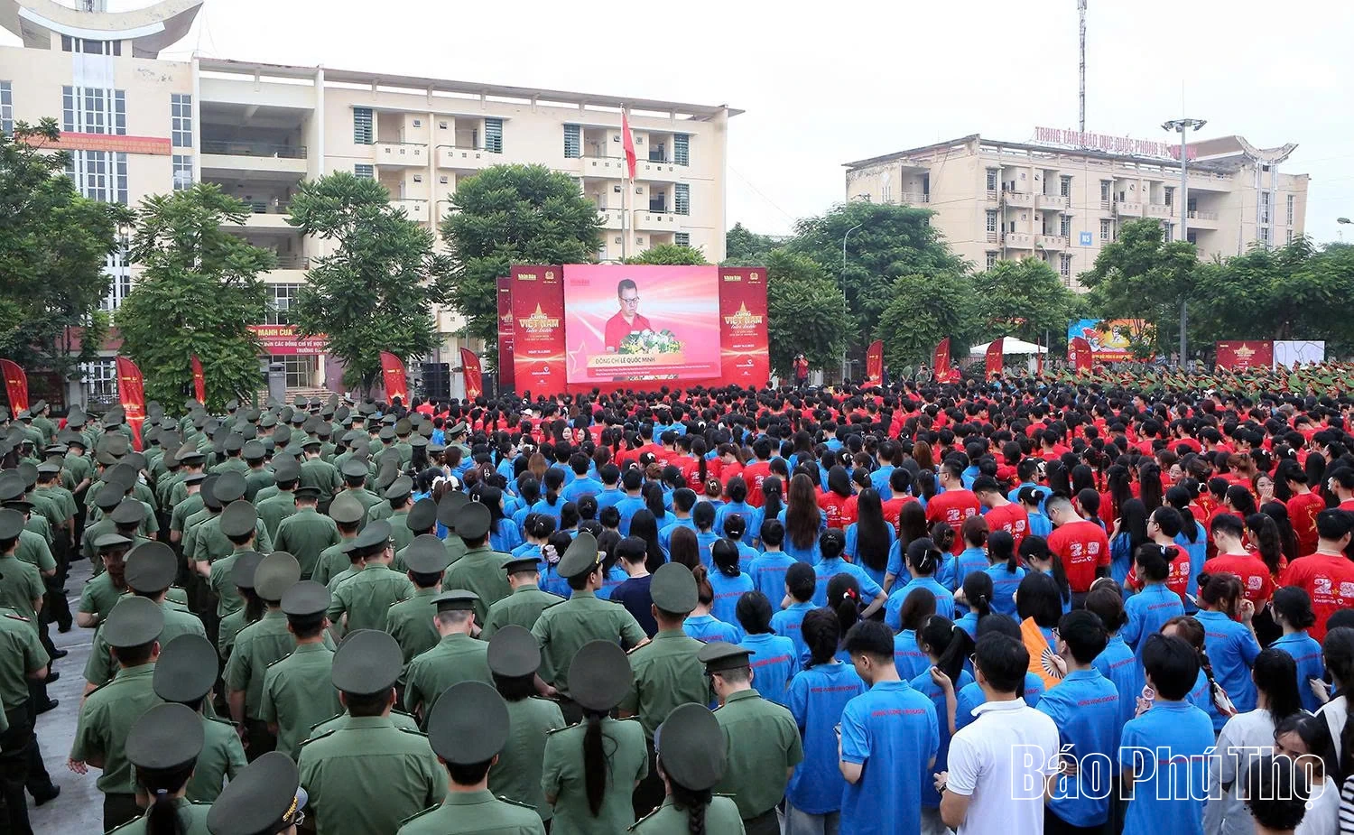 Người dân Phú Thọ hưởng ứng sự kiện “Cùng Việt Nam tiến bước”