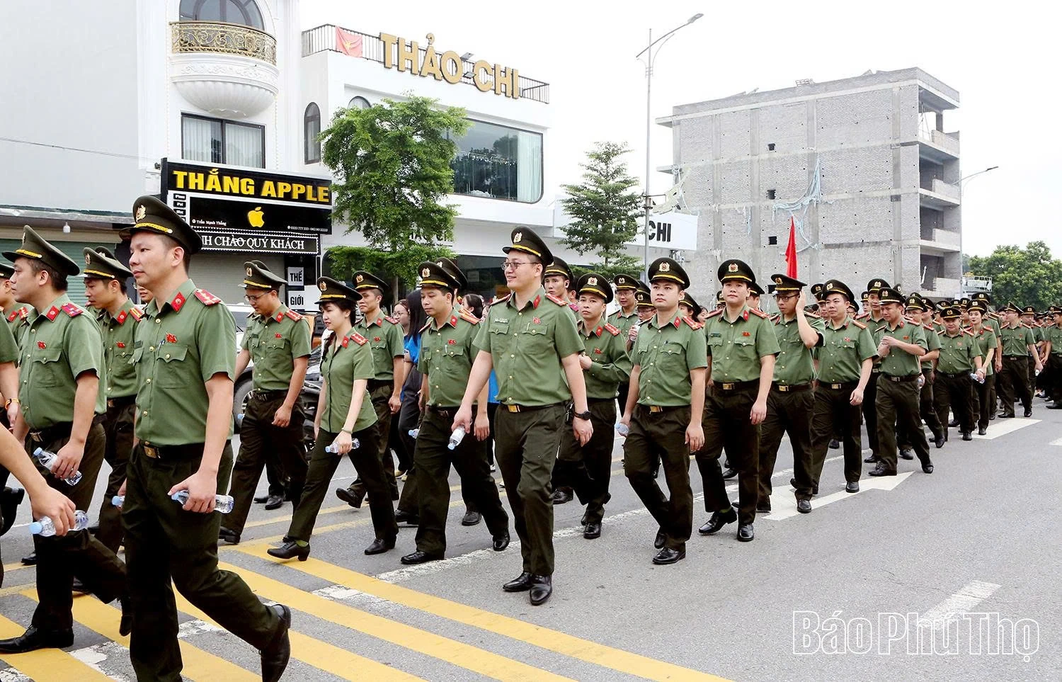 Người dân Phú Thọ hưởng ứng sự kiện “Cùng Việt Nam tiến bước”