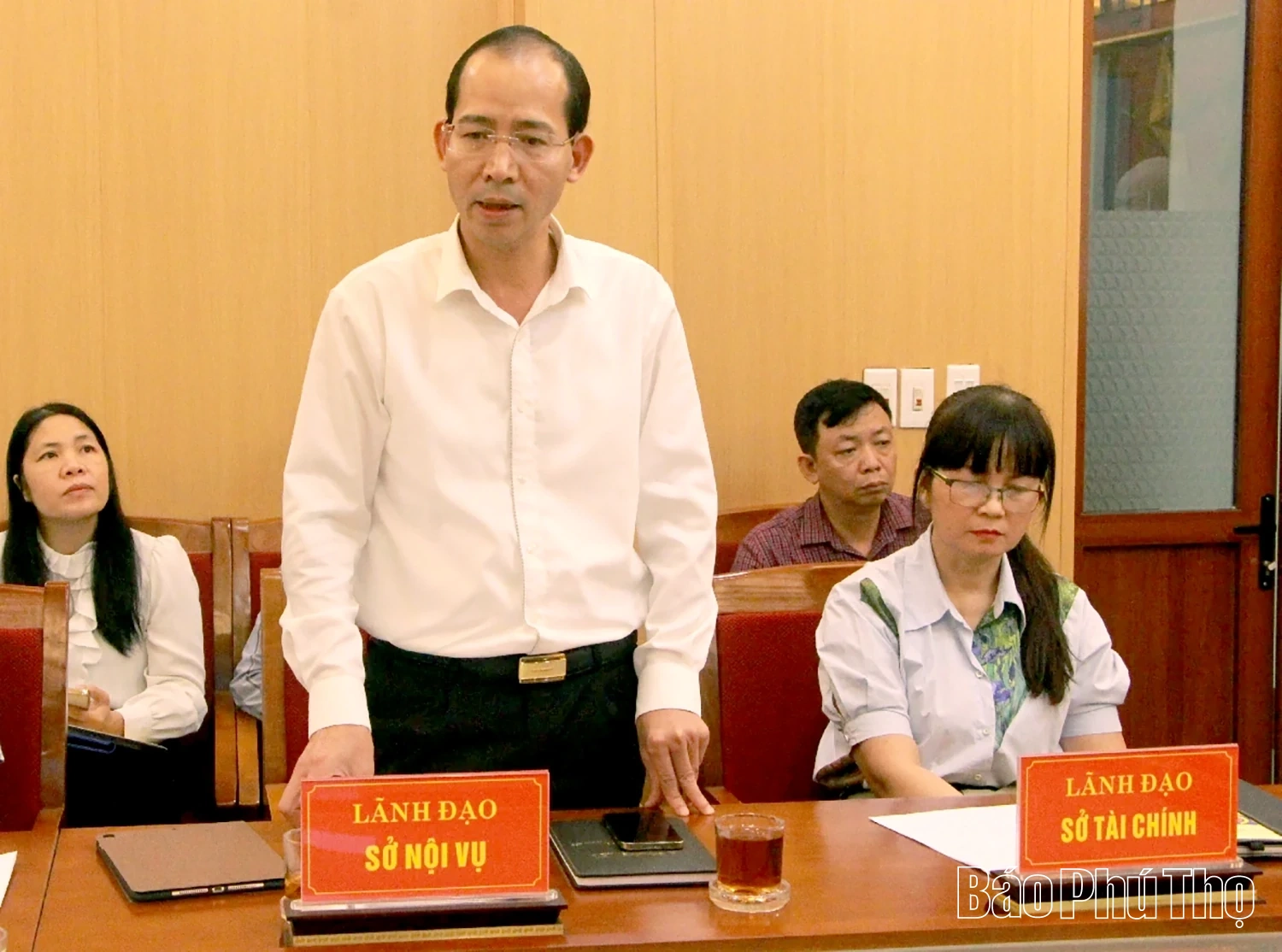 Phó Chủ tịch UBND tỉnh Phùng Thị Kim Nga làm việc với Sở Tư pháp