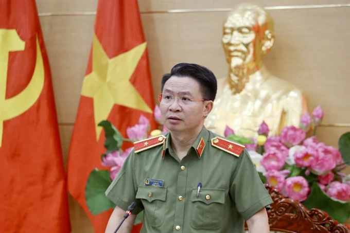 Cả làng sản xuất thịt trâu gác bếp giả