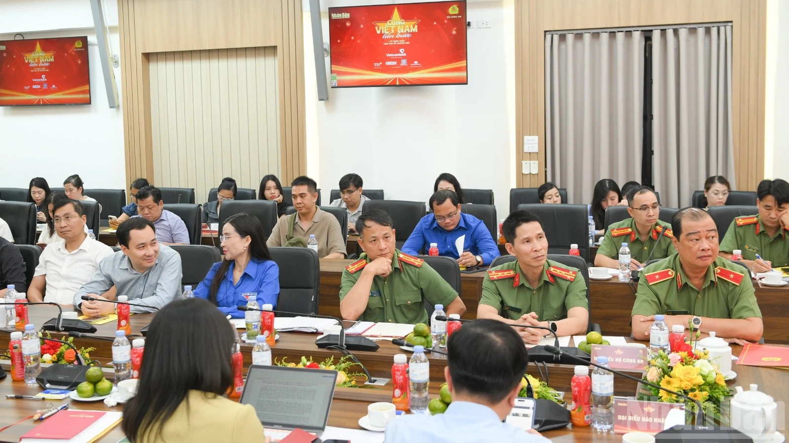 “Cùng Việt Nam tiến bước”: Lan tỏa những giá trị chưa từng có tiền lệ