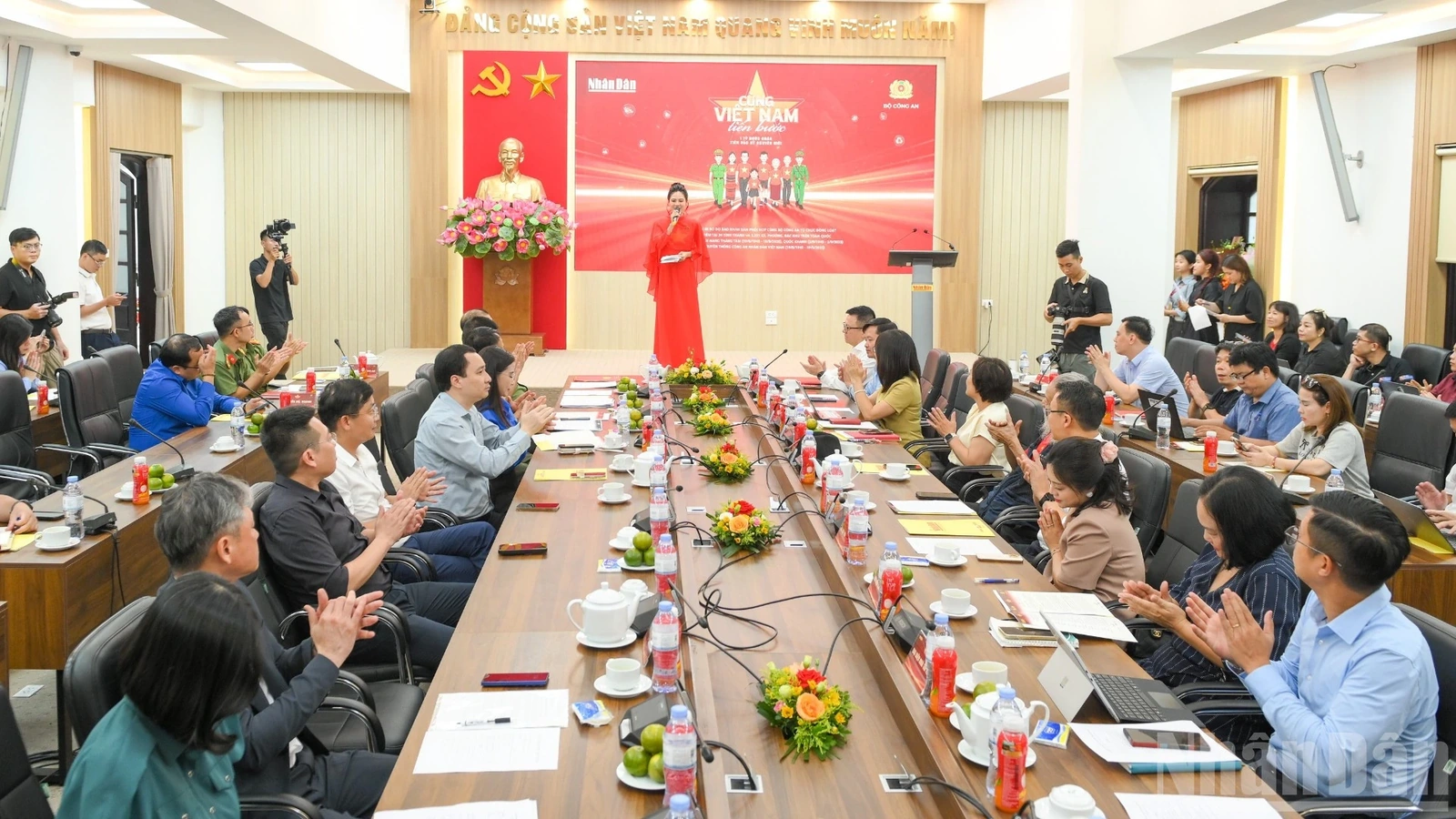 “Cùng Việt Nam tiến bước”: Lan tỏa những giá trị chưa từng có tiền lệ