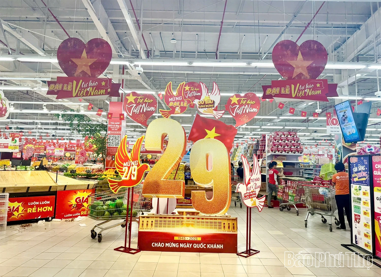 Nhiều cửa hàng khuyến mại sâu dịp Quốc khánh
