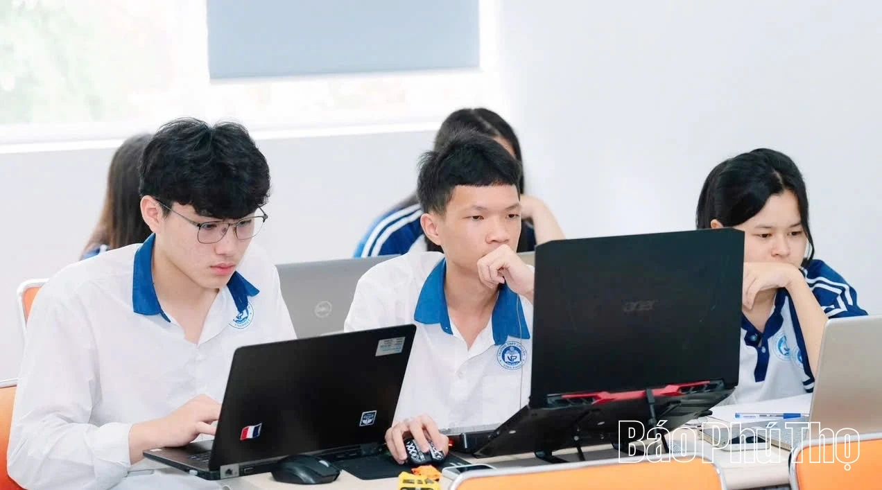 Trường THPT Chuyên Vĩnh Phúc đạt giải Á quân tại cuộc thi FPTU AI & Robotics Challenge 2025
