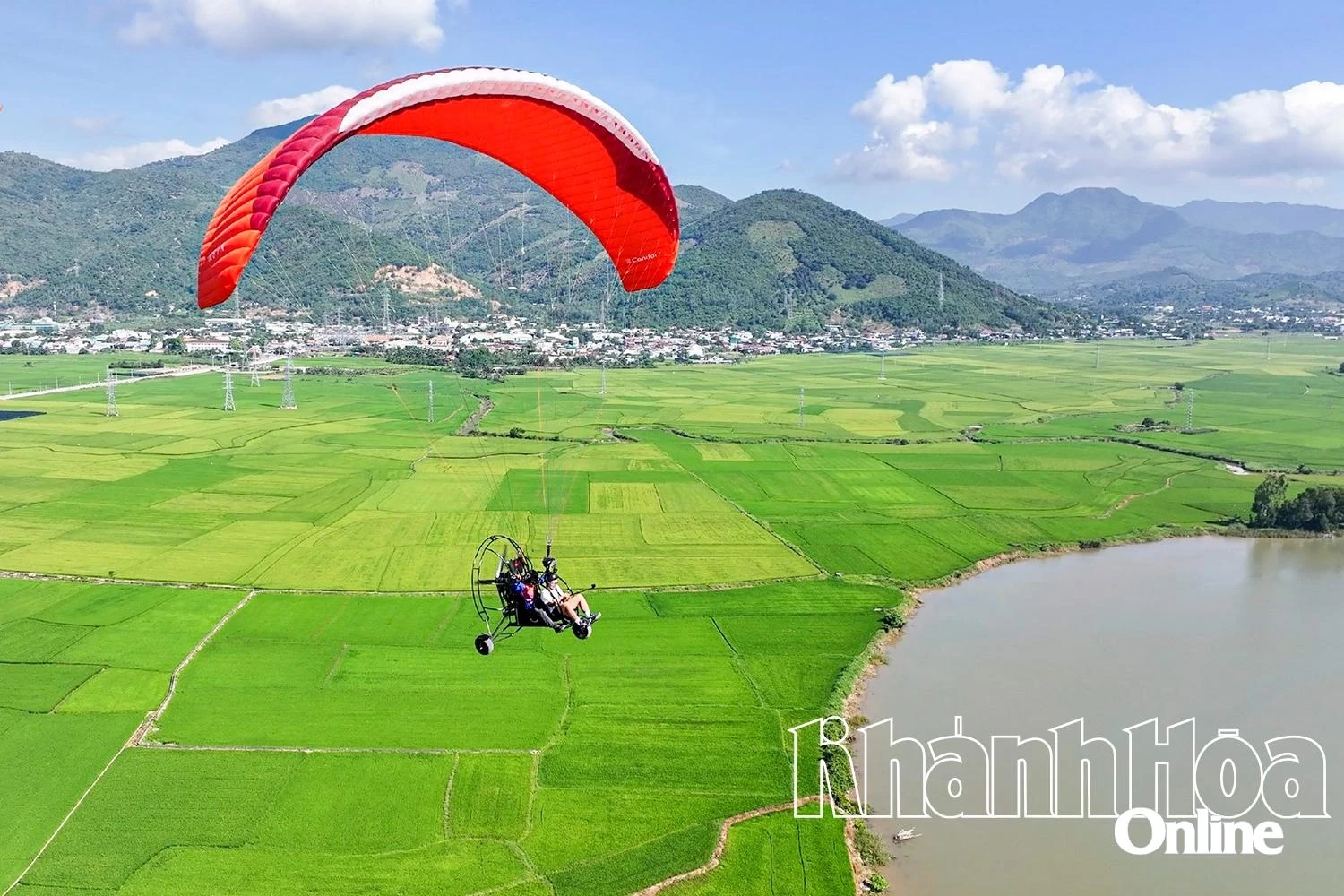 Đưa du lịch trở thành trụ cột tăng trưởng kinh tế