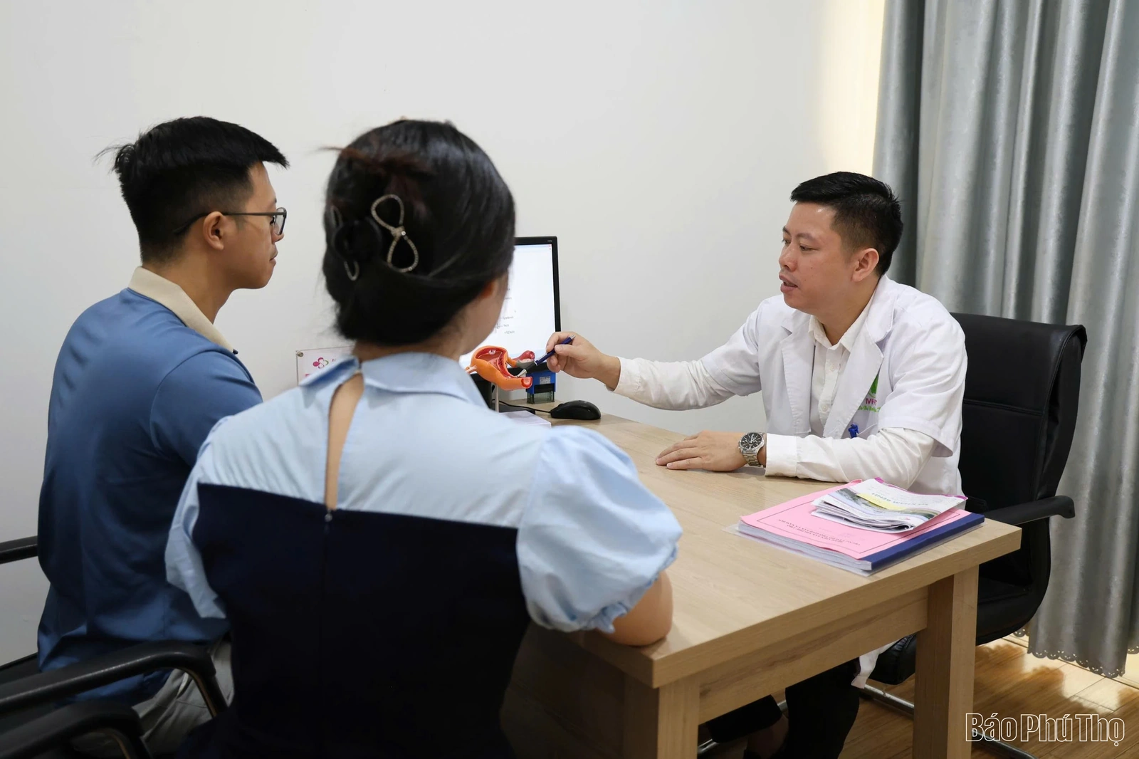 Gần 300 lượt người bệnh được khám sức khoẻ sinh sản miễn phí