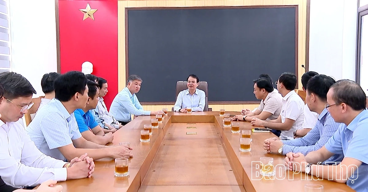 Bí thư Tỉnh uỷ Đặng Xuân Phong thăm, nắm bắt tình hình hoạt động một số sở, ngành sau hợp nhất