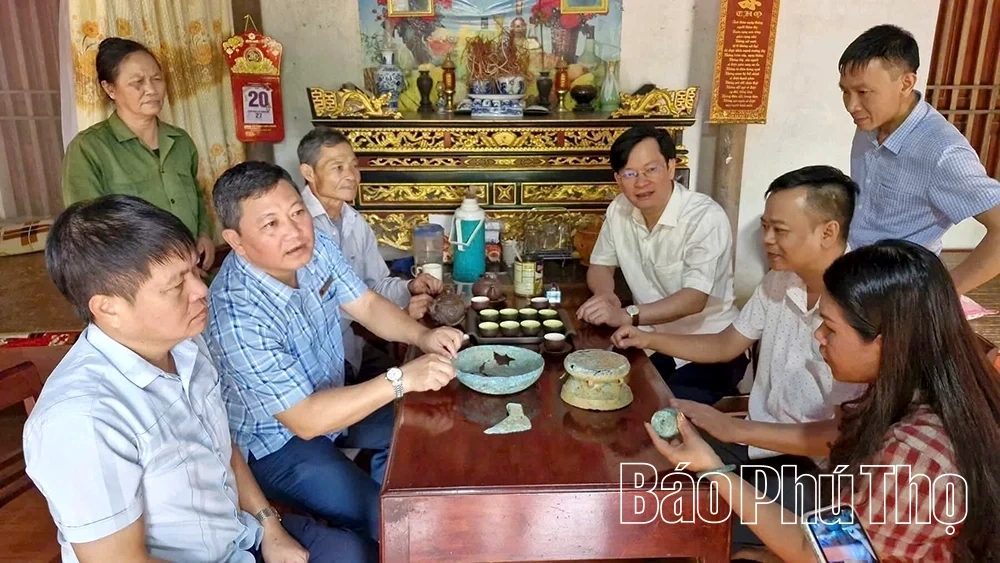 Ancient Artifacts Unearthed in Phu Tho Province