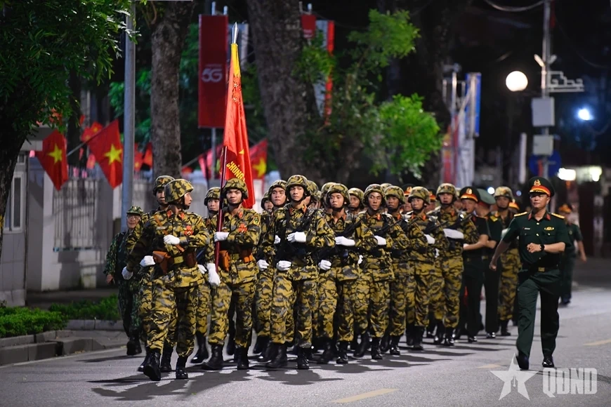 Lần đầu tổng hợp luyện diễu binh, diễu hành phục vụ nhiệm vụ A80 tại Quảng trường Ba Đình