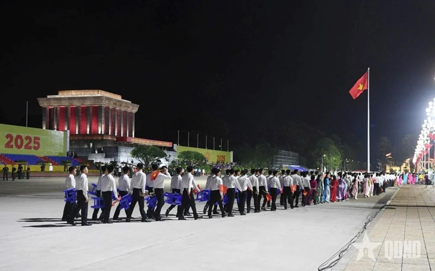 Lần đầu tổng hợp luyện diễu binh, diễu hành phục vụ nhiệm vụ A80 tại Quảng trường Ba Đình