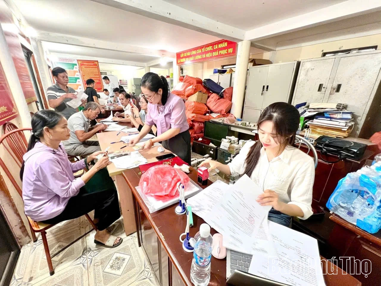 Mường Vang chi trả tiền bồi thường Dự án tái định cư cho 152 hộ ở Quý Hoà