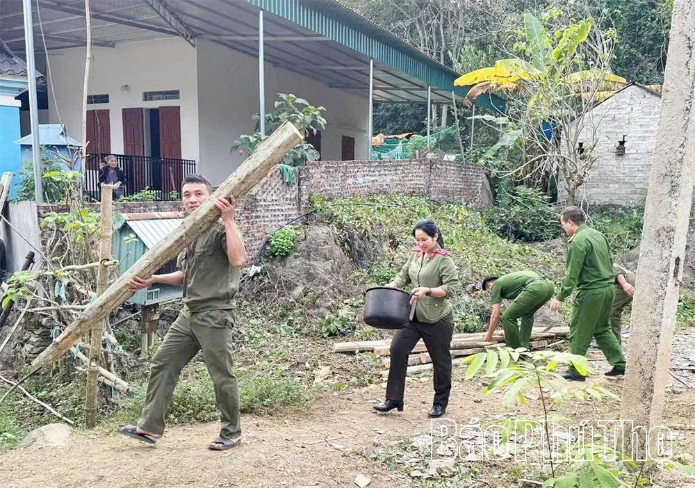 Những ngôi nhà không chỉ xây bằng gạch