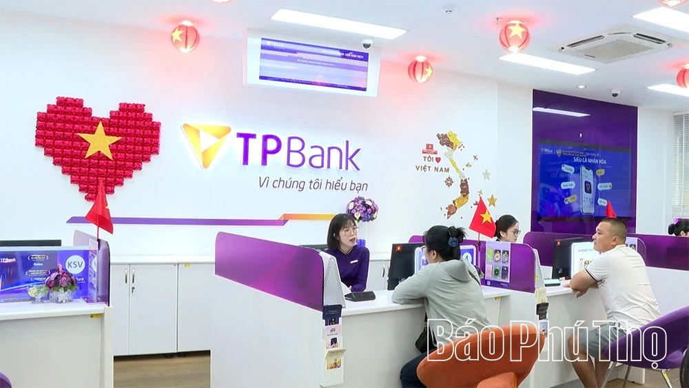 Cờ đỏ sao vàng: Biểu tượng của lòng yêu nước