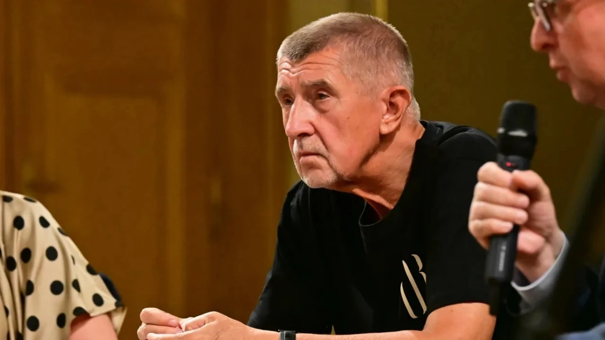 Cựu Thủ tướng Cộng hòa Séc Andrej Babis bị tấn công khi vận động tranh cử