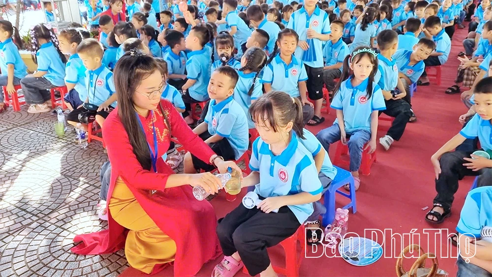 Tưng bừng ngày khai trường