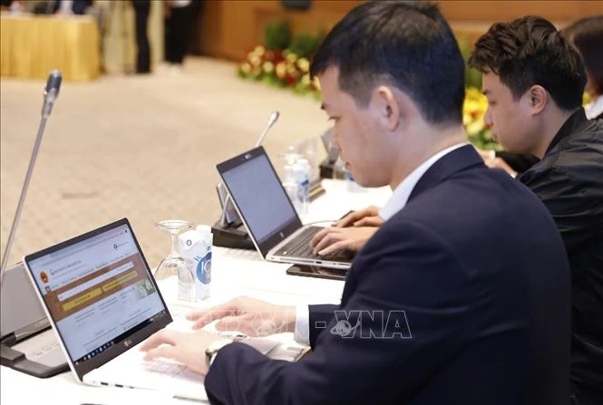 Chỉ thị của Thủ tướng về việc thúc đẩy triển khai các giải pháp công nghệ phục vụ người dân và doanh nghiệp